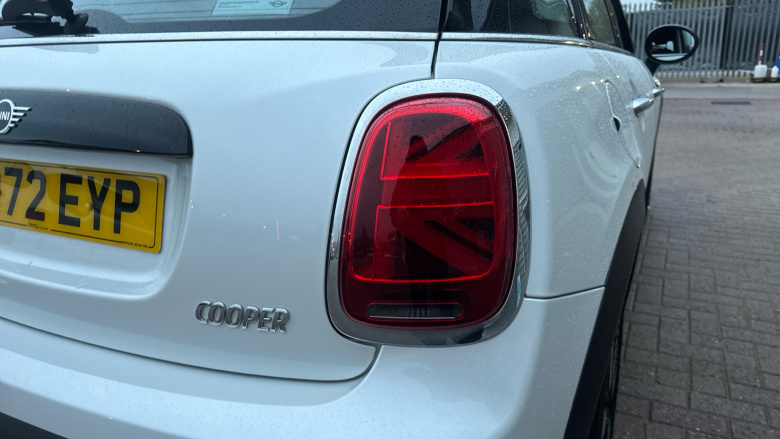 MINI Hatchback 1.5 Cooper Exclusive 5dr Auto Petrol Hatchback